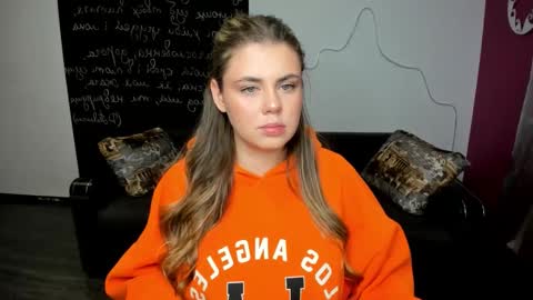 Snapshot of isabellabler chatting on 10.21.25 isabellabler online show from 10.21.25