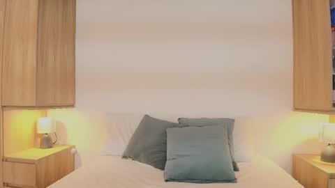 Isabella  online show from 09.15.25