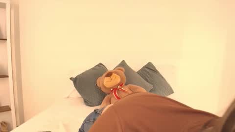 Isabella  online show from 02.05.26