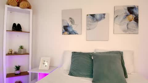 Isabella  online show from 04.13.26