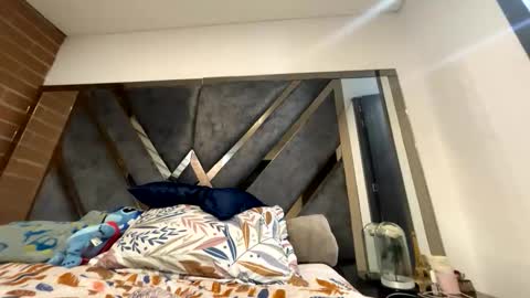 Isabella.. back again  online show from 02.13.26