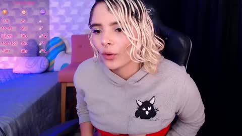 Isabella Mout  online show from 12.21.24