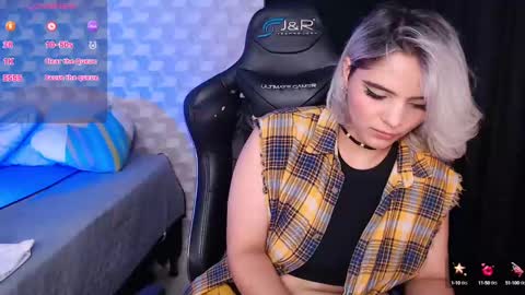 Isabella Mout  online show from 12.31.24