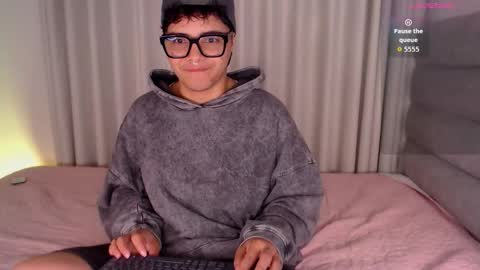 Isabella Mout  online show from 02.15.26