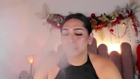 Snapshot of isabellas_smith chatting on 12.17.24 Martina IG martissmith01 online show from 12.17.24