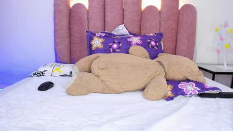 Snapshot of isabellas_smith chatting on 01.28.25 Martina IG martissmith01 online show from 01.28.25