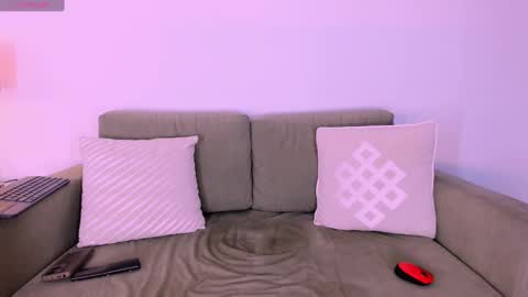 Snapshot of isabellas_smith chatting on 02.14.25 Martina IG martissmith01 online show from 02.14.25