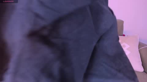 Snapshot of isabellas_smith chatting on 02.20.25 Martina IG martissmith01 online show from 02.20.25