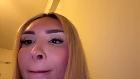 Snapshot of isabellatsvbaby chatting on 05.10.26 isabellatsvbaby online show from 05.10.26