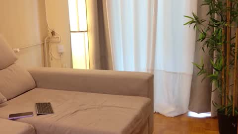 isabellauribe online show from 09.18.25