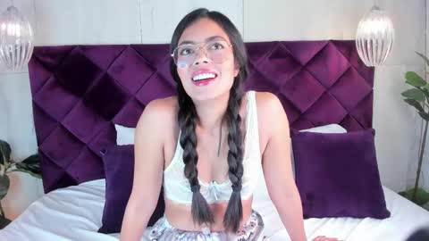 Isa  online show from 09.17.25