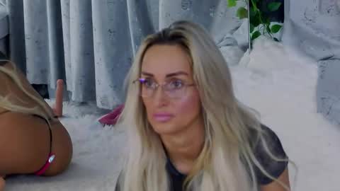 IsabelleEthan online show from 11.17.25