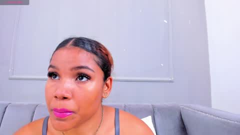 Isabellsmmith online show from 12.17.24