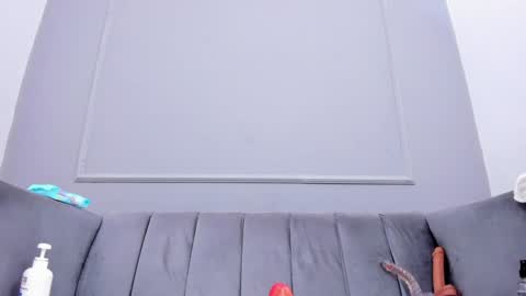 Isabellsmmith online show from 01.04.25