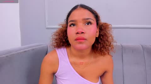 Isabellsmmith online show from 01.07.25