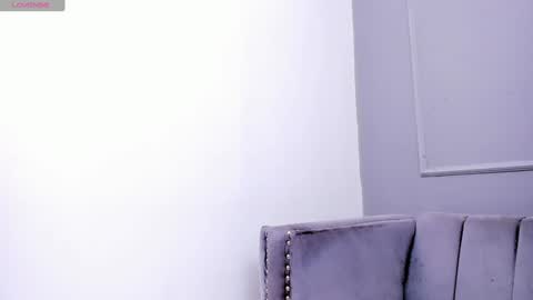 Isabellsmmith online show from 01.08.25