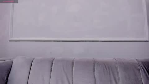 Isabellsmmith online show from 02.11.25