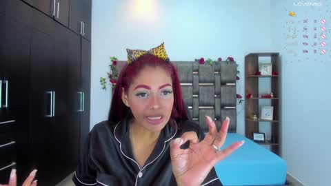 Hi mi name is Isabel  online show from 01.15.25