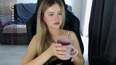 isabelswan online show from 05.25.26