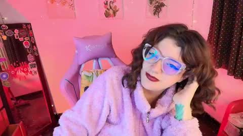 Snapshot of isaferrer06 chatting on 10.30.25 Isabella Ferrer online show from 10.30.25