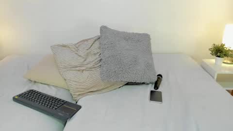 Snapshot of isameow chatting on 02.22.25 isameow online show from 02.22.25
