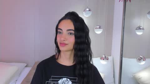 Isa Monroee  online show from 12.04.24