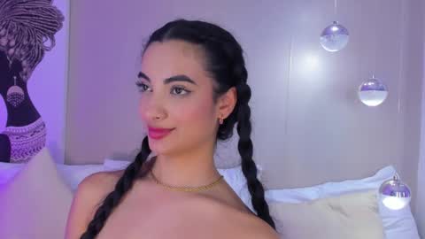 Isa Monroee  online show from 12.30.24