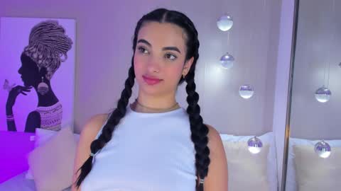 Isa Monroee  online show from 12.31.24
