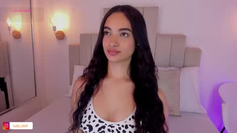 Isa Monroee  online show from 02.10.25