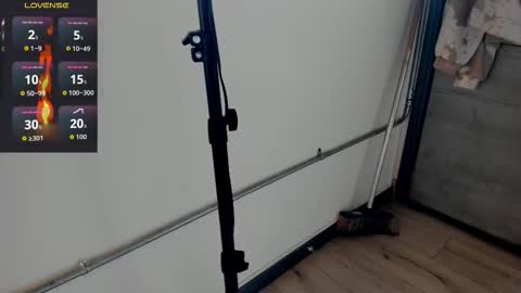 I S A  S AN D E R S  online show from 10.18.25