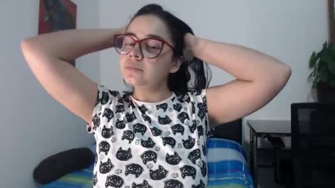 Snapshot of isemma chatting on 01.28.25 Emma online show from 01.28.25