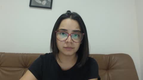 Snapshot of isemma chatting on 09.18.25 Emma online show from 09.18.25