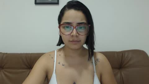 Snapshot of isemma chatting on 09.23.25 Emma online show from 09.23.25