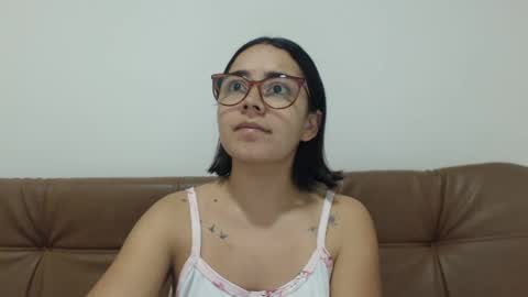 Snapshot of isemma chatting on 09.26.25 Emma online show from 09.26.25