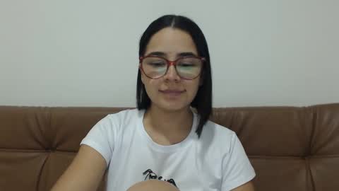 Snapshot of isemma chatting on 10.04.25 Emma online show from 10.04.25