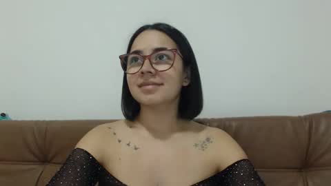 Snapshot of isemma chatting on 10.06.25 Emma online show from 10.06.25