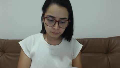 Snapshot of isemma chatting on 10.30.25 Emma online show from 10.30.25