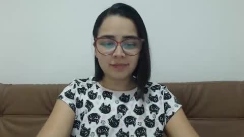 Snapshot of isemma chatting on 11.01.25 Emma online show from 11.01.25