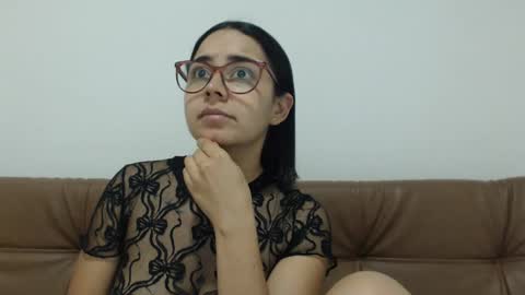 Snapshot of isemma chatting on 11.08.25 Emma online show from 11.08.25