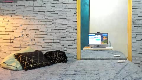 ishalyn online show from 09.12.25