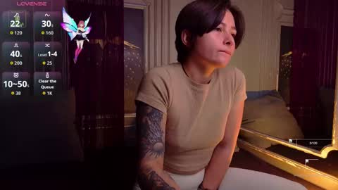 Snapshot of ishtardivine chatting on 10.08.25 Ishtar online show from 10.08.25