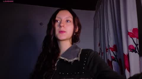 Snapshot of isis1012 chatting on 02.08.26 isa online show from 02.08.26