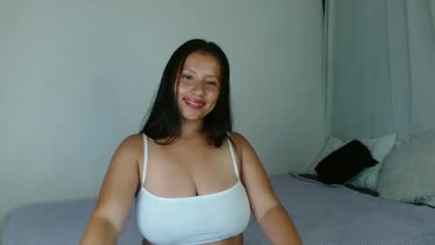 Snapshot of isis_cb17 chatting on 02.03.25 Isis online show from 02.03.25