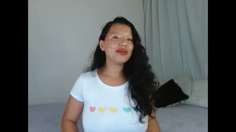 Snapshot of isis_cb17 chatting on 02.13.25 Isis online show from 02.13.25