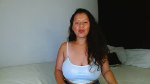 Snapshot of isis_cb17 chatting on 02.24.25 Isis online show from 02.24.25