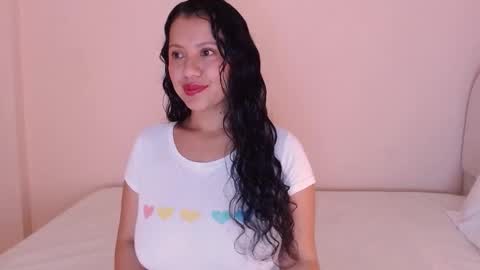 Snapshot of isis_cb17 chatting on 09.11.25 Isis online show from 09.11.25