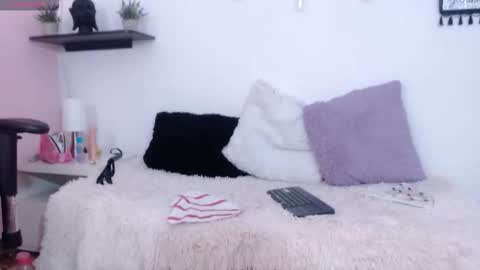 isis_stark online show from 09.20.25