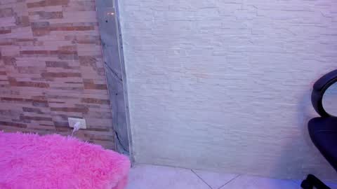 Snapshot of isla_jhons chatting on 01.31.25 Isla online show from 01.31.25