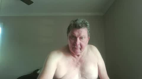 island625103 online show from 09.22.25