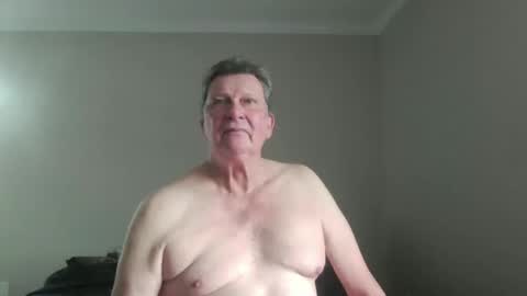 island625103 online show from 09.24.25